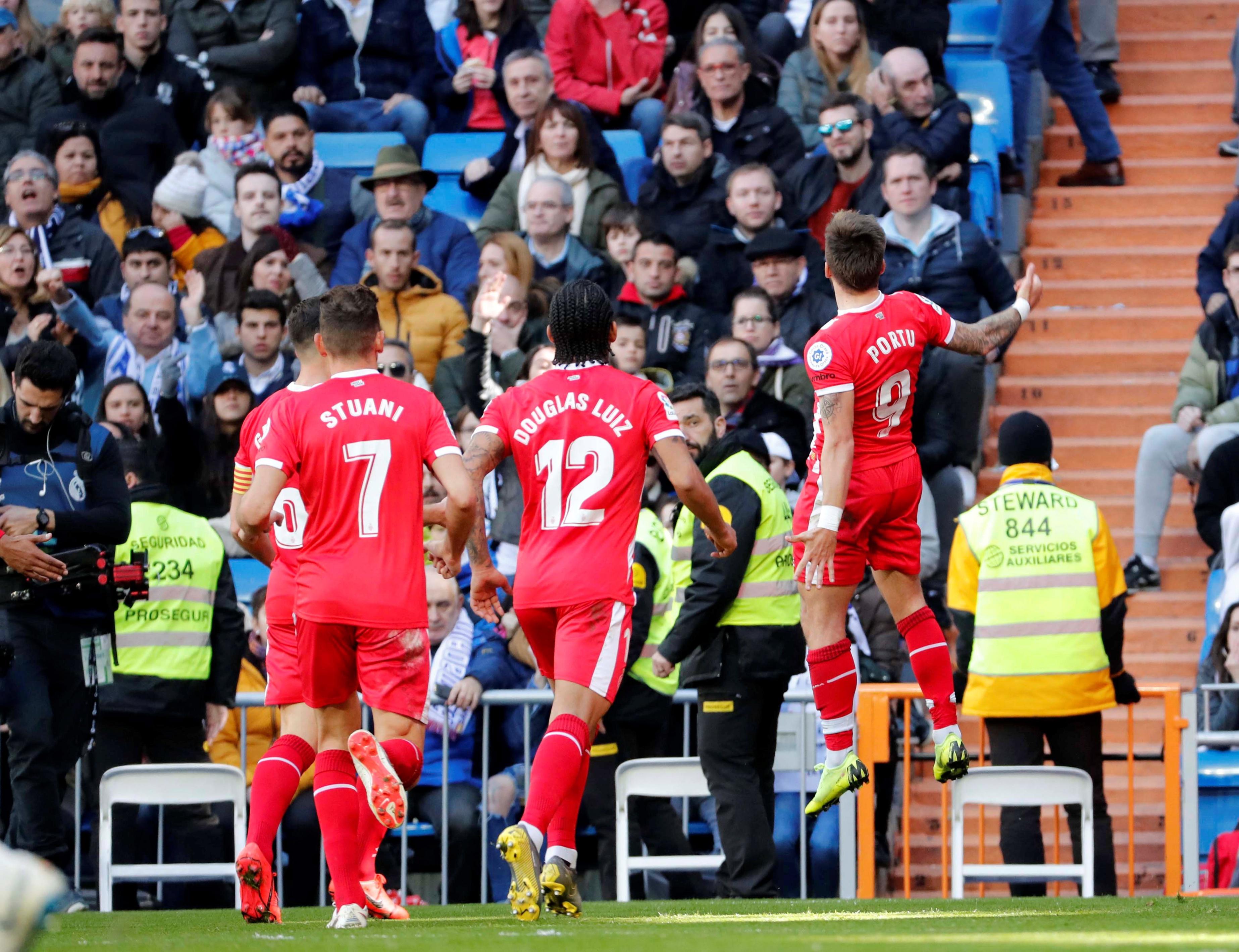 在两者之间 在两者之间